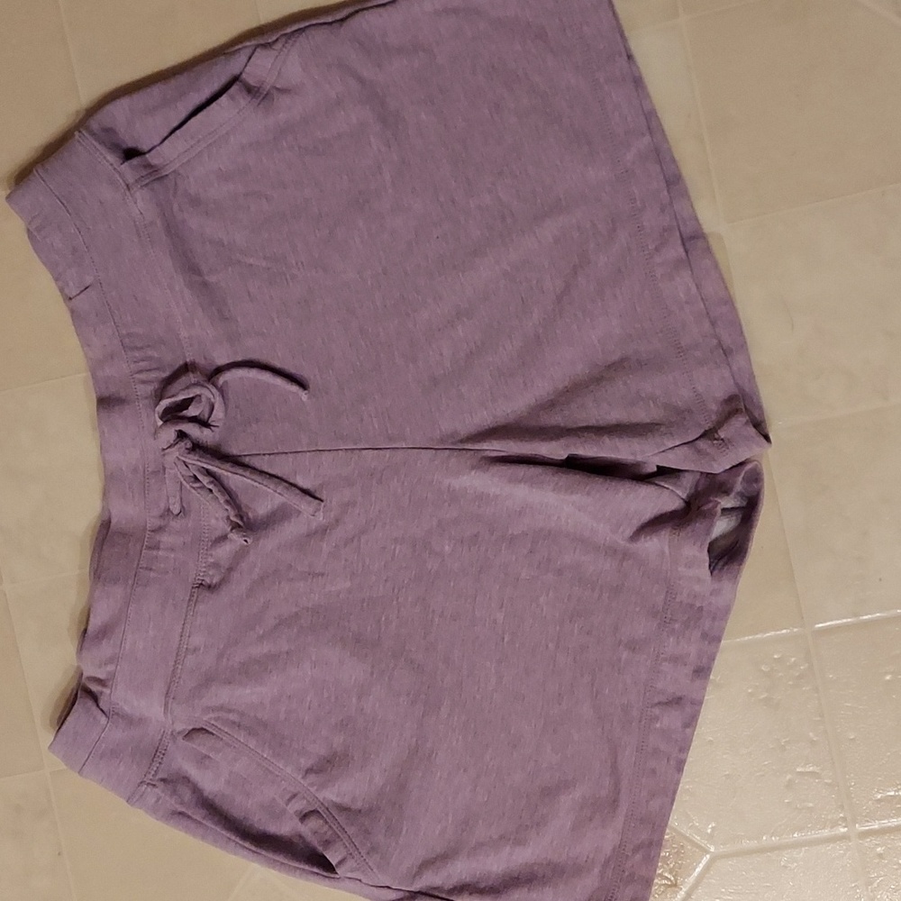 32° Cool Lilac Shorts Size M
